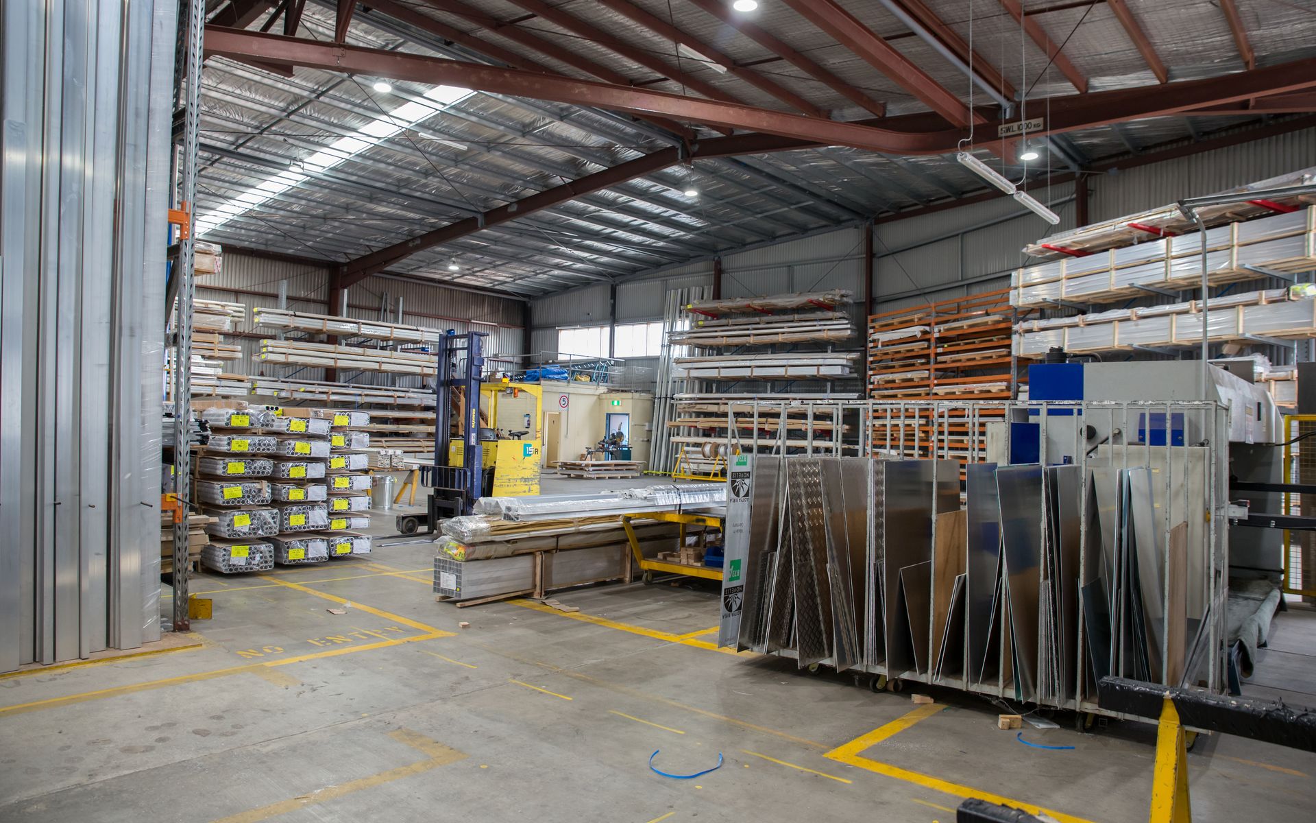 Galvanizli sac üretim ve tedarik — Zeybek Metal
